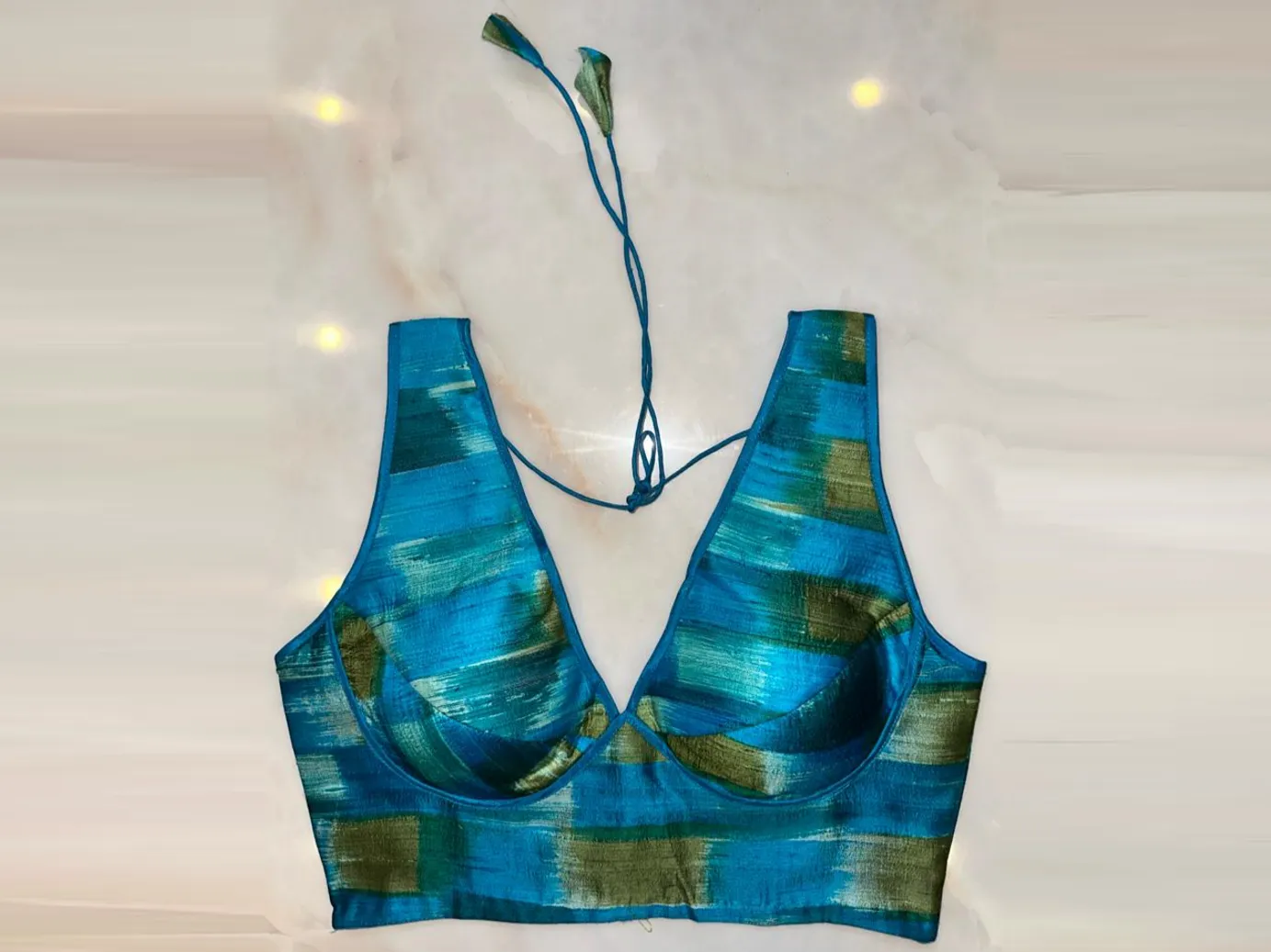 50V504-RO Blue And Green Sleeveless Sari Blouse With V-Neckline