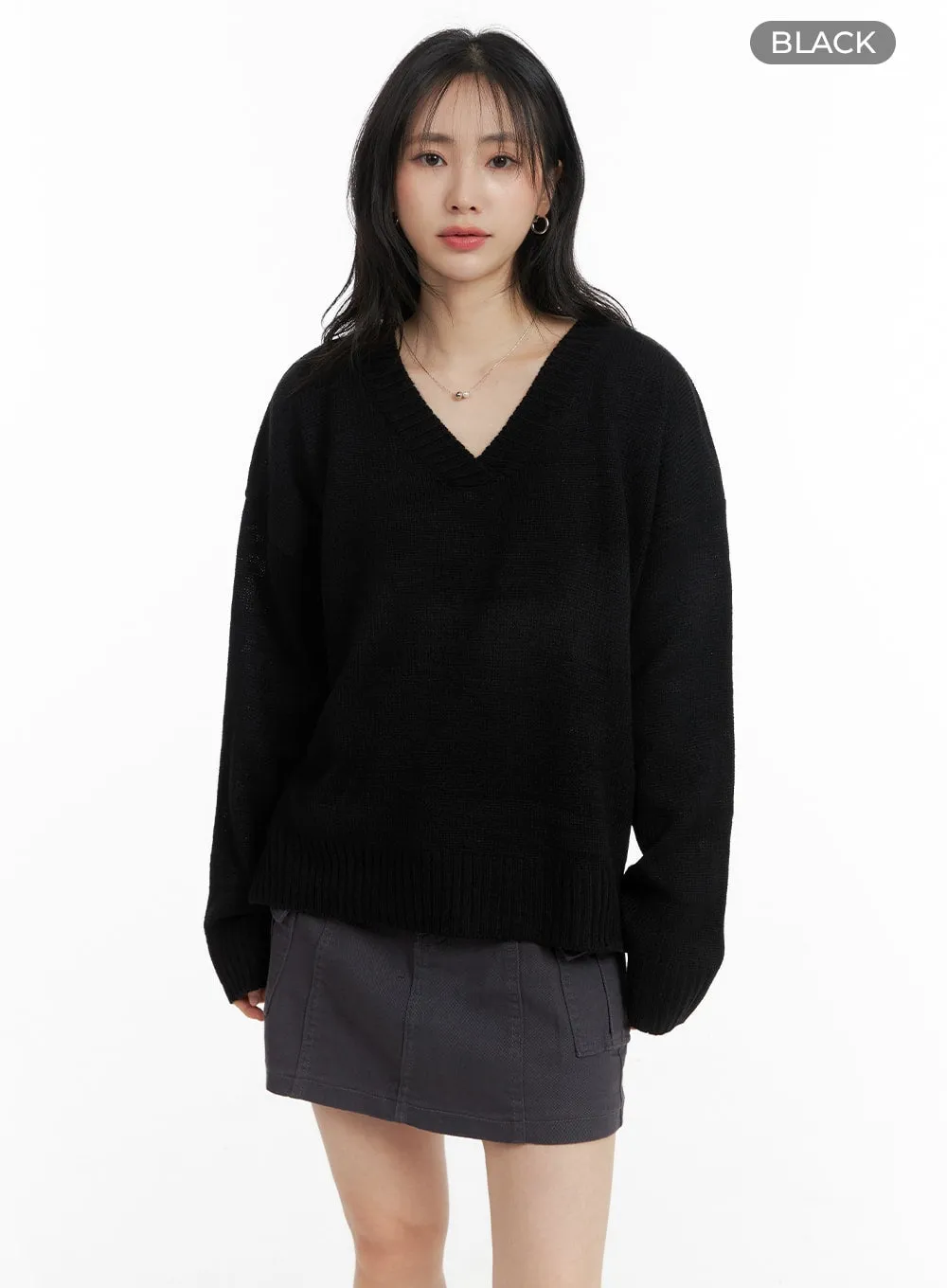 Cozy V-Neck Wool Sweater OM408