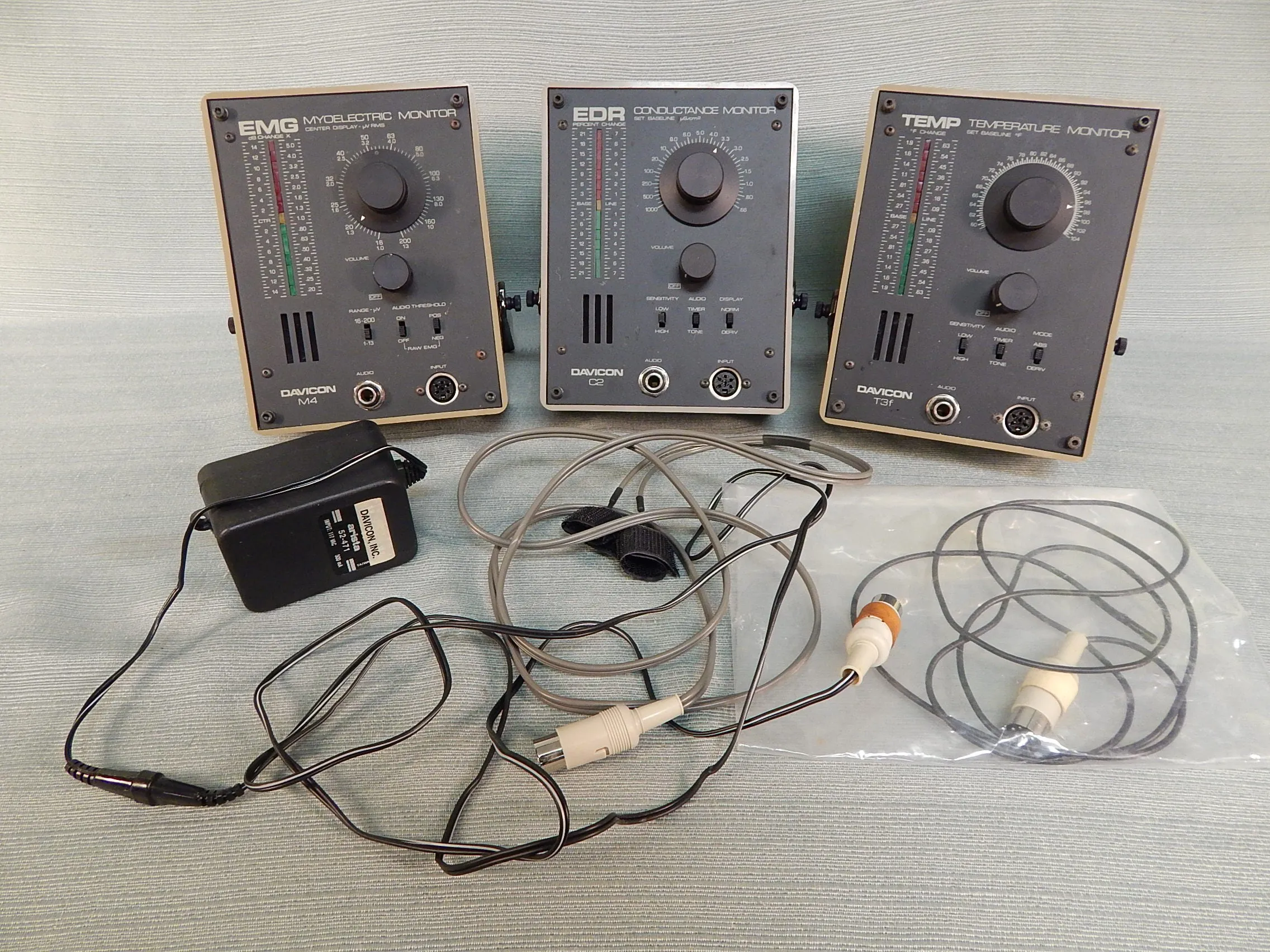 Davicon Biofeedback Moniters - Lot of 3